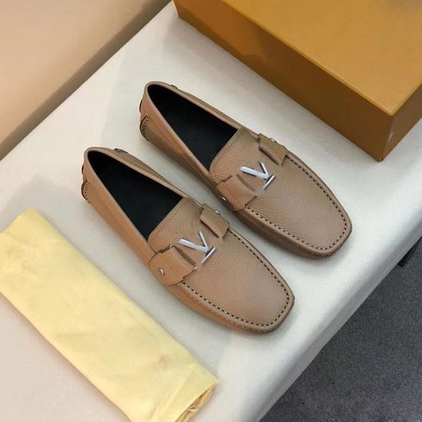 men's dress shoes casual flats bottom loafers fashion luxury metal button classic driving shoes for men with original box size 35-45, Black
men's dress shoes casual flats bottom loafers fashion luxury metal button classic driving shoes for men with original box size 35-45, Black