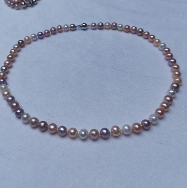 7-8mm natural colours freshwater pearl necklace or white pink purple, Golden;silver
7-8mm natural colours freshwater pearl necklace or white pink purple, Golden;silver