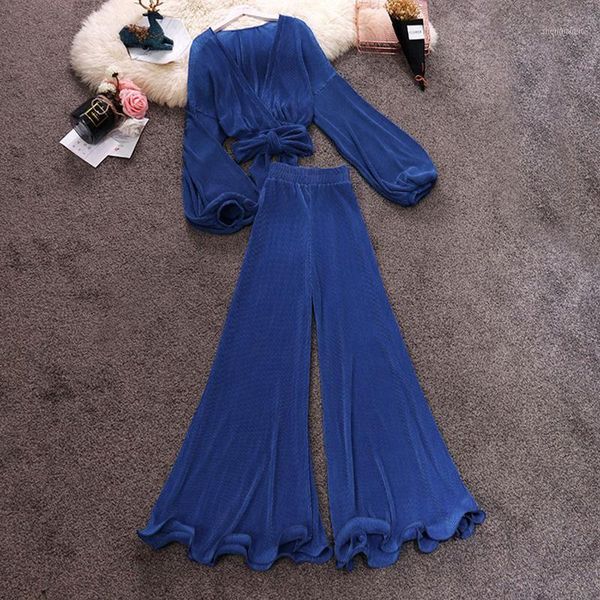 2019 summer women new fashion two-piece v-neck lacing puff sleeves with short + high waist wooden ear flare pants suit lady1, White
2019 summer women new fashion two-piece v-neck lacing puff sleeves with short + high waist wooden ear flare pants suit lady1, White