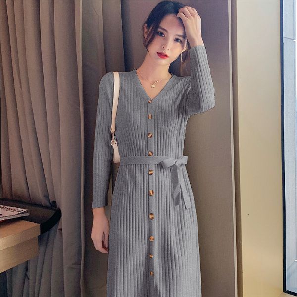2021 new women's knitted autumn with v temperament fine fit single waist high average length versatile dress of wool 1kjr, Black;gray
2021 new women's knitted autumn with v temperament fine fit single waist high average length versatile dress of wool 1kjr, Black;gray