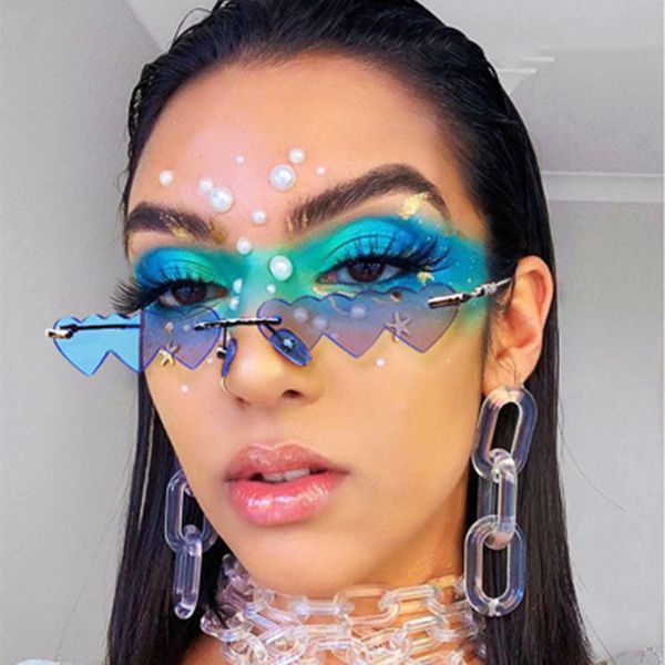 2020 малый rimless панк солнцезащитные очки женщины дизайнерская красный розовый сердце уникальные прямоугольник солнцезащитные очки для жен
2020 малый rimless панк солнцезащитные очки женщины дизайнерская красный розовый сердце уникальные прямоугольник солнцезащитные очки для жен