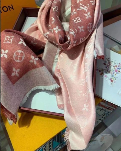 2020 fashion designer luxury women's scarf cashmere blend winter scarf luxury gift.ladies' scarves.two-color double-sided shawl, Blue;gray
2020 fashion designer luxury women's scarf cashmere blend winter scarf luxury gift.ladies' scarves.two-color double-sided shawl, Blue;gray