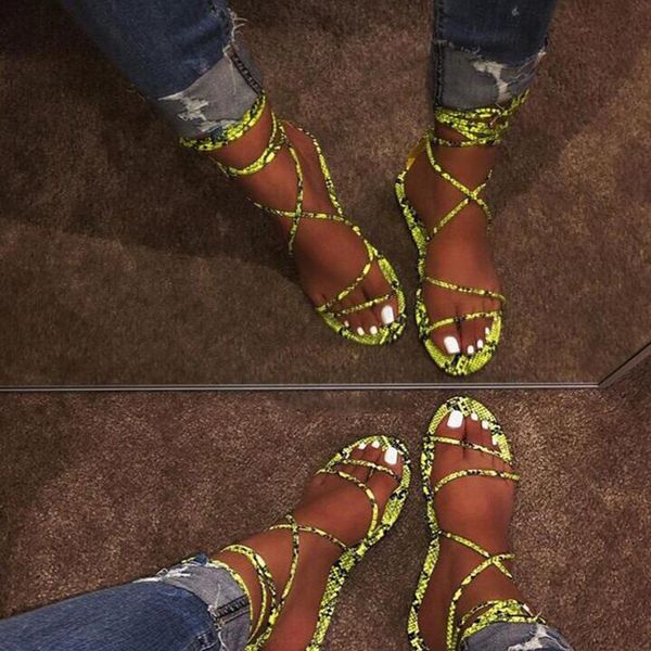 new gladiator sandals women slippers cross strap fashion wild beach shoes outdoor shoes woman summer flat sandals slippers t200529, Black
new gladiator sandals women slippers cross strap fashion wild beach shoes outdoor shoes woman summer flat sandals slippers t200529, Black