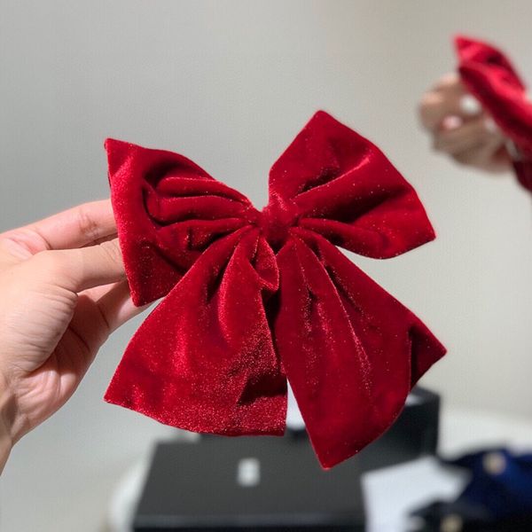 new handmade velvet bow hair clips, spring clips, original goods, simple and versatile. a must-have for hipsters, super tall, Golden;silver
new handmade velvet bow hair clips, spring clips, original goods, simple and versatile. a must-have for hipsters, super tall, Golden;silver