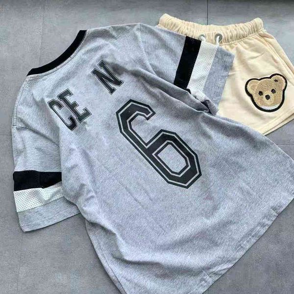 2022 factory wholesale new high version saijia spring summer letter printing black and white grey mesh splicing casual fashion couple short
2022 factory wholesale new high version saijia spring summer letter printing black and white grey mesh splicing casual fashion couple short