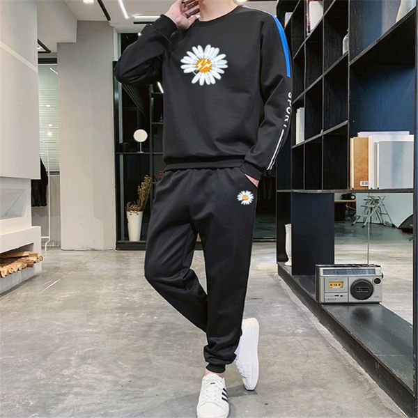 2020 new spring and autumn men's sports suit korean version daisy print active wear long-sleeved round neck sweater two-piece size -3x, Gray
2020 new spring and autumn men's sports suit korean version daisy print active wear long-sleeved round neck sweater two-piece size -3x, Gray