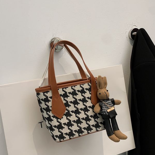 handbag foreign style thousand bird lattice small bag female 2021 fashion simple messenger autumn portable bucket 022, Black;red
handbag foreign style thousand bird lattice small bag female 2021 fashion simple messenger autumn portable bucket 022, Black;red