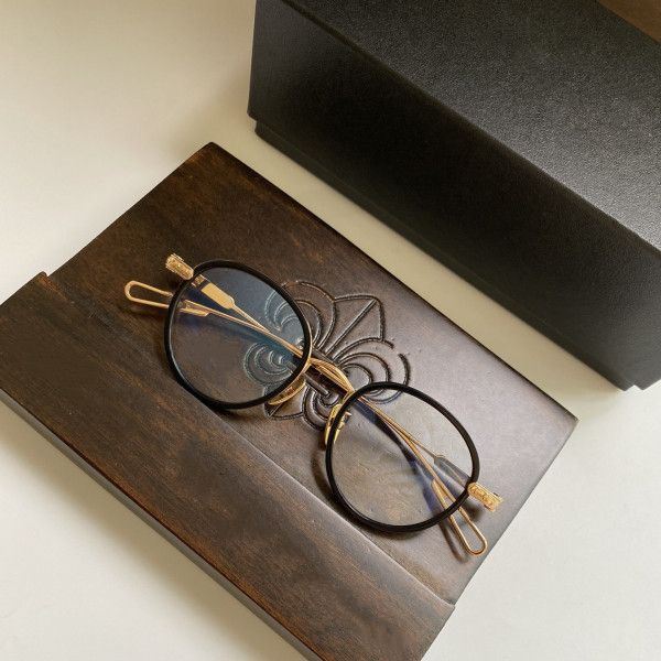 new klx sunglasses for women brand design popular fashion summer style with the bees uv400 connection lens come with case
new klx sunglasses for women brand design popular fashion summer style with the bees uv400 connection lens come with case