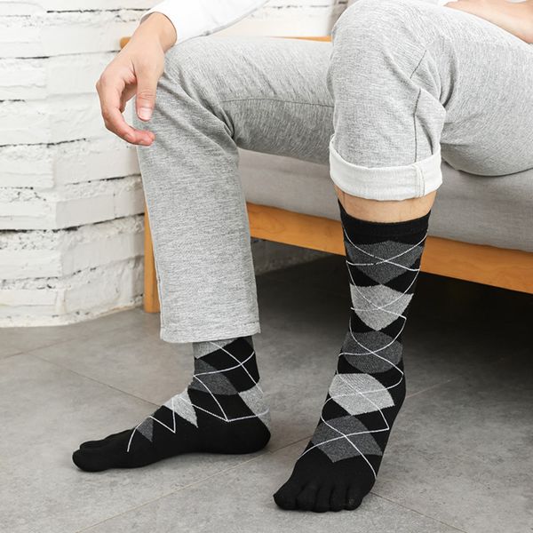 new black men's finger socks in autumn five fingers in autumn and winter new five fingers and winter 2020 lqxhj