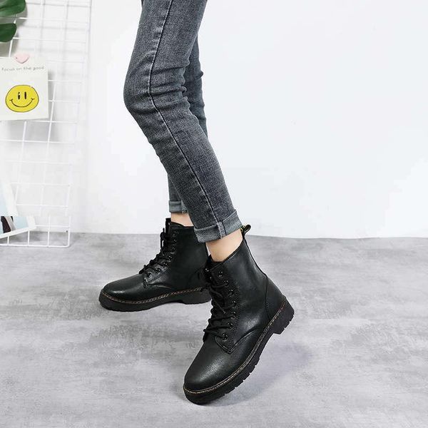 2021 new ins woman leather ankle boots lace up shoes woman short winter keep warm boots platform heels footwear large size t6, Black
2021 new ins woman leather ankle boots lace up shoes woman short winter keep warm boots platform heels footwear large size t6, Black