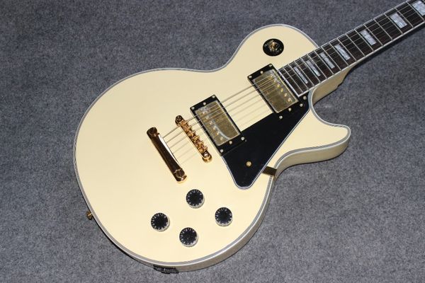 custom shop. standard custom electric guitar.cream color guitarra.rosewood fingerboard,black pickguard gitaar.one piece neck and body
custom shop. standard custom electric guitar.cream color guitarra.rosewood fingerboard,black pickguard gitaar.one piece neck and body