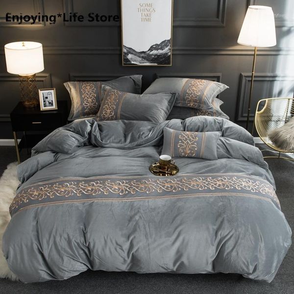 new fleece fabric bedding sets embroidery bed set double king size bed cover set sheet set/fitted sheet pillowcase1
new fleece fabric bedding sets embroidery bed set double king size bed cover set sheet set/fitted sheet pillowcase1