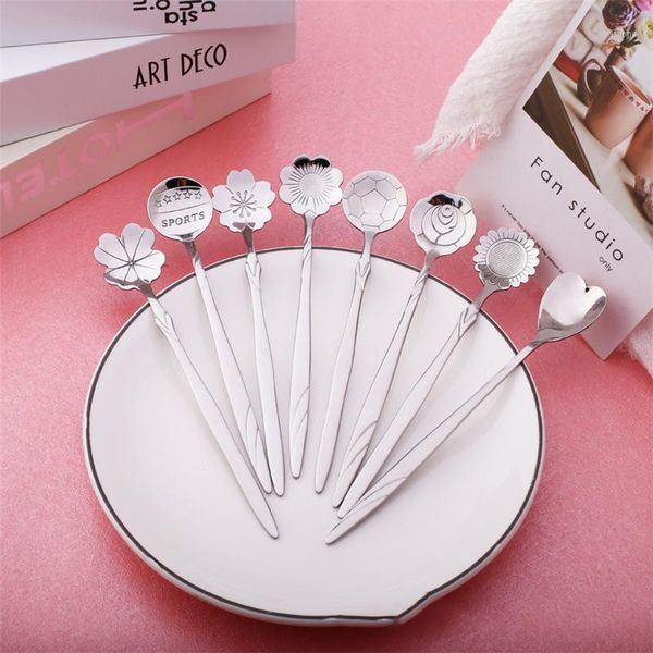 15cm stainless steel round heart flower spoons for coffee dessert drink mixing stir spoon kitchen tableware wedding gift 1pc1
15cm stainless steel round heart flower spoons for coffee dessert drink mixing stir spoon kitchen tableware wedding gift 1pc1