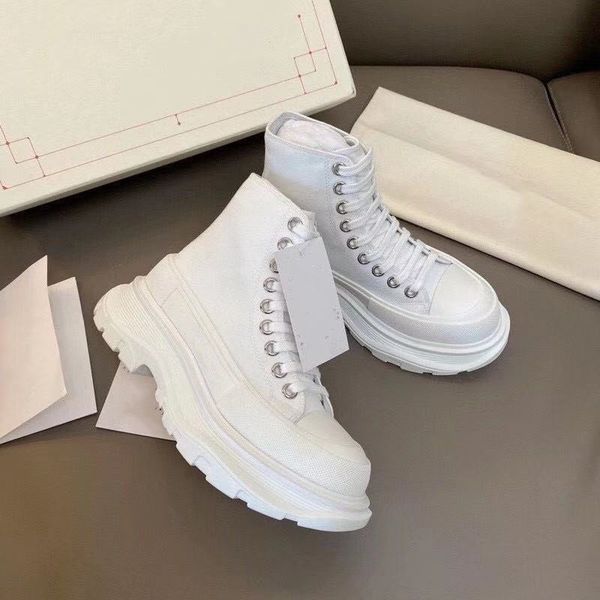 2021 men's and women's dr. winter boots english boots ankle show style black and white 100% genuine leather lace box
2021 men's and women's dr. winter boots english boots ankle show style black and white 100% genuine leather lace box