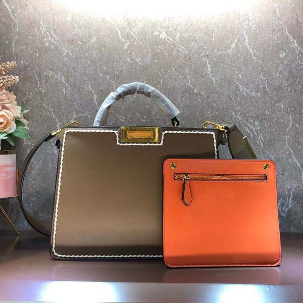 2021 women handbags pursd large tote shoulder bag cowhide detachable wide shoulder strap classic buckle hand bag 30cm
2021 women handbags pursd large tote shoulder bag cowhide detachable wide shoulder strap classic buckle hand bag 30cm