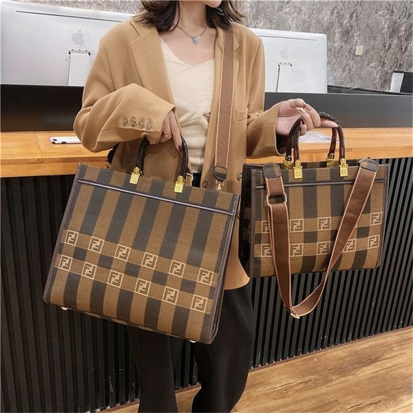 designer sale net red lin same canvas stripe one shoulder hand women's large capacity bag autumn winter fashion wholesale store
designer sale net red lin same canvas stripe one shoulder hand women's large capacity bag autumn winter fashion wholesale store