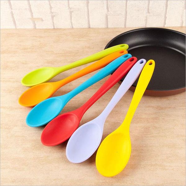 household silicone spoon heat resistant easy to clean non-stick spoons kitchenware salad spoon kitchen scoop tableware tools
household silicone spoon heat resistant easy to clean non-stick spoons kitchenware salad spoon kitchen scoop tableware tools