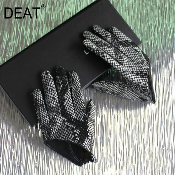 deat autumn and winter new products fashion white snake pattern women' ultra short sheepskin gloves pb179 201021, Blue;gray
deat autumn and winter new products fashion white snake pattern women' ultra short sheepskin gloves pb179 201021, Blue;gray