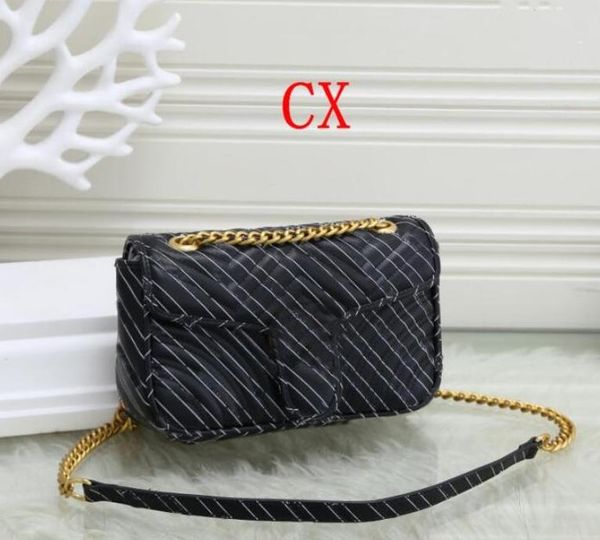 classic leather crossbody bag black and white joint gold silver chain sell new women handbags shoulder bags tote messenger 2110-a 26*8*16cm
classic leather crossbody bag black and white joint gold silver chain sell new women handbags shoulder bags tote messenger 2110-a 26*8*16cm