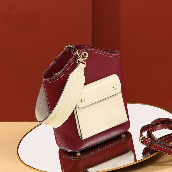 design bucket bag ladies personalized fashion contrast color handbag new wide shoulder strap single shoulder diagonal female bag 9630
design bucket bag ladies personalized fashion contrast color handbag new wide shoulder strap single shoulder diagonal female bag 9630