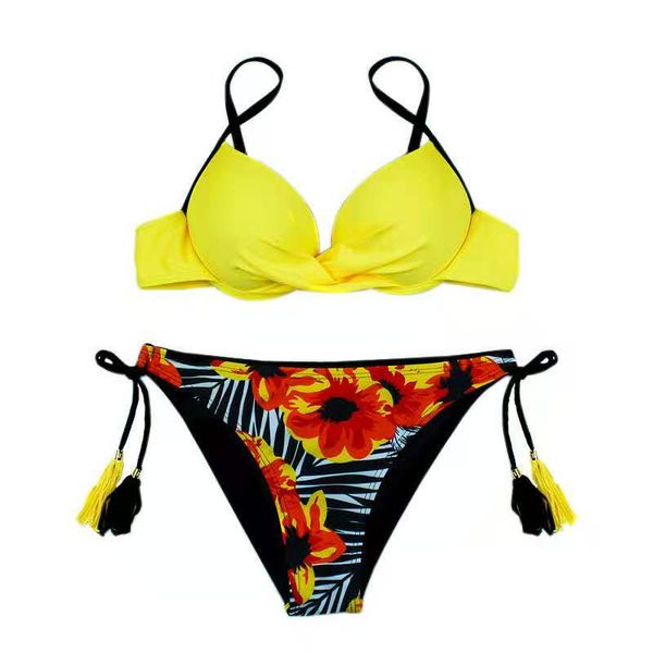 2020 new fast selling popular candy color digital print open back european and american split bikini swimsuit for women 521
2020 new fast selling popular candy color digital print open back european and american split bikini swimsuit for women 521