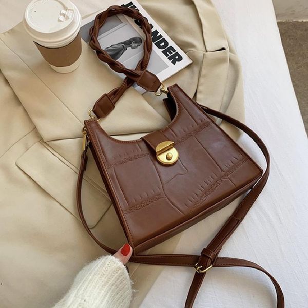 niche design winter new fashion messenger bag western style shoulder underarm bag crocodile pattern square width: 21.5cm
niche design winter new fashion messenger bag western style shoulder underarm bag crocodile pattern square width: 21.5cm