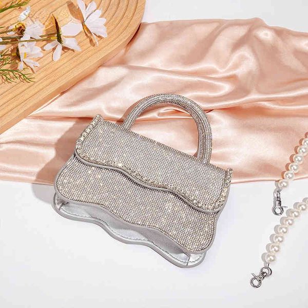 nxy evening bags shiny pearls chain rhinestones women chic wavy crystal clutch purses and handbags ladies wedding party crossbody 220210
nxy evening bags shiny pearls chain rhinestones women chic wavy crystal clutch purses and handbags ladies wedding party crossbody 220210