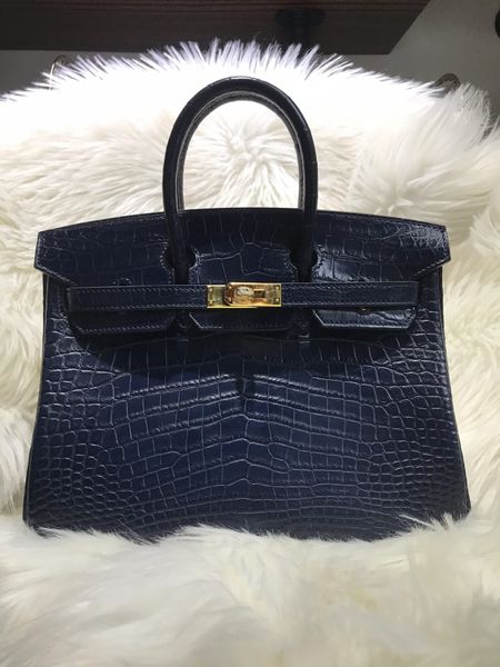 30cm tote real matte crocodile luxury handbag navy blue colorfully handmade wax thread gold hardware wholesale price make other size too
30cm tote real matte crocodile luxury handbag navy blue colorfully handmade wax thread gold hardware wholesale price make other size too