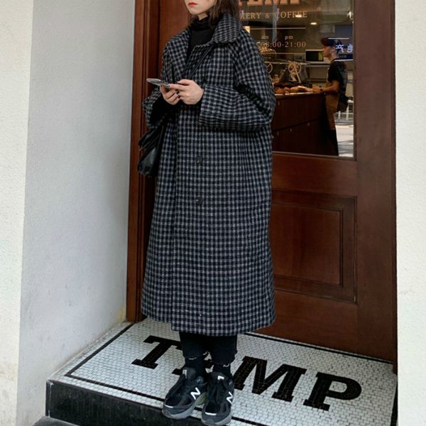 women autumn winter black plaid loose long wool coat straight turn-down collar woolen overcoat single breasted elegant jacket t200828
women autumn winter black plaid loose long wool coat straight turn-down collar woolen overcoat single breasted elegant jacket t200828