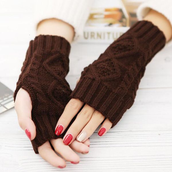 winter ladies wool knit diamond-shaped sleeves half-finger short 20cm warm fingerless gloves a6, Blue;gray
winter ladies wool knit diamond-shaped sleeves half-finger short 20cm warm fingerless gloves a6, Blue;gray