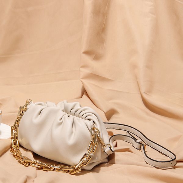 net celebrity style ladies shoulder bag 2020 new thick chain underarm messenger bag wrinkled ladies clutch luxurys designers bags
net celebrity style ladies shoulder bag 2020 new thick chain underarm messenger bag wrinkled ladies clutch luxurys designers bags
