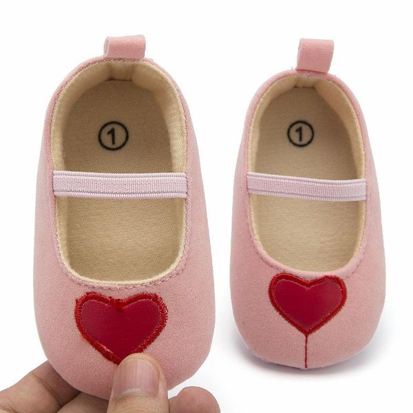baby girl breathable heart pattern anti-slip shoes casual sneakers toddler soft soled first walkers a26 
baby girl breathable heart pattern anti-slip shoes casual sneakers toddler soft soled first walkers a26