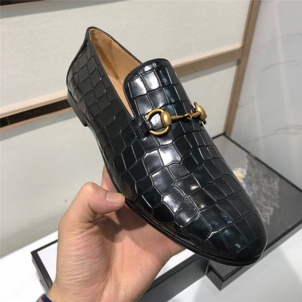 2020 leather casual shoes men loafers luxury bands slip on male dress shoes leisure style big size 38-45 good wear-resistant sole, Black
2020 leather casual shoes men loafers luxury bands slip on male dress shoes leisure style big size 38-45 good wear-resistant sole, Black