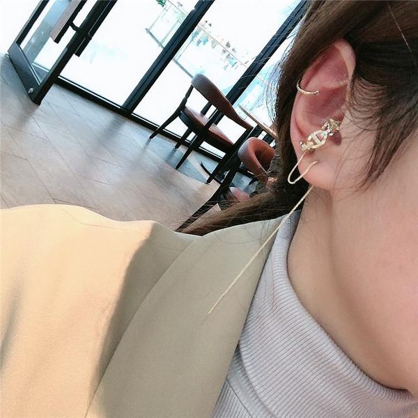 stud fashion micro inlaid long ear line geometric hollow oval ring earbone clip dual purpose earrings without holes, Golden;silver
stud fashion micro inlaid long ear line geometric hollow oval ring earbone clip dual purpose earrings without holes, Golden;silver