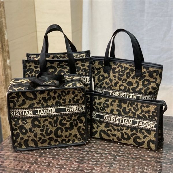 factory store shop new fanbao pattern large capacity cosmetic storage washing women's mommy thermal insulation lunch box bag wholesale
factory store shop new fanbao pattern large capacity cosmetic storage washing women's mommy thermal insulation lunch box bag wholesale