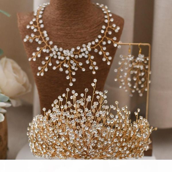 2020 атмосферный luxury ladies корона головной убор из трех частей комплект новый handmade свадебные аксессуары женская банкет аксессуары дл
2020 атмосферный luxury ladies корона головной убор из трех частей комплект новый handmade свадебные аксессуары женская банкет аксессуары дл