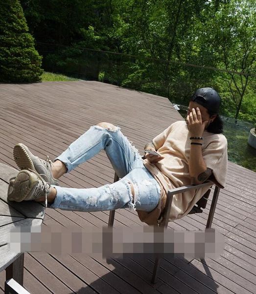 men's jeans korean version of summer beggar hole do old straight fashion casual personality slim jiufen pants mens, Blue
men's jeans korean version of summer beggar hole do old straight fashion casual personality slim jiufen pants mens, Blue