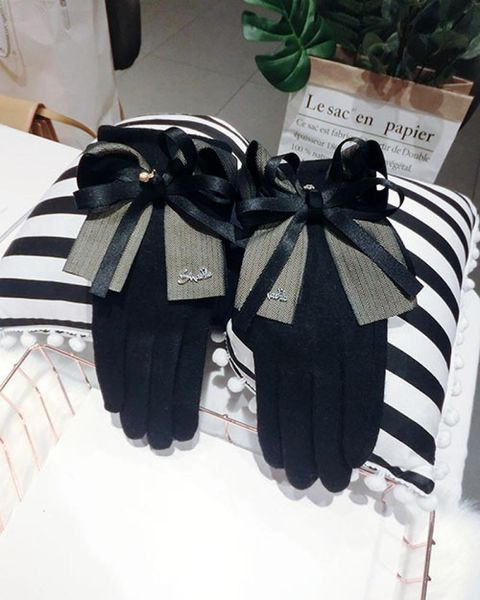 autumn and winter bowknot cashmere gloves korean fashion thickening warm letters can touch screen finger gloves women, Blue;gray
autumn and winter bowknot cashmere gloves korean fashion thickening warm letters can touch screen finger gloves women, Blue;gray