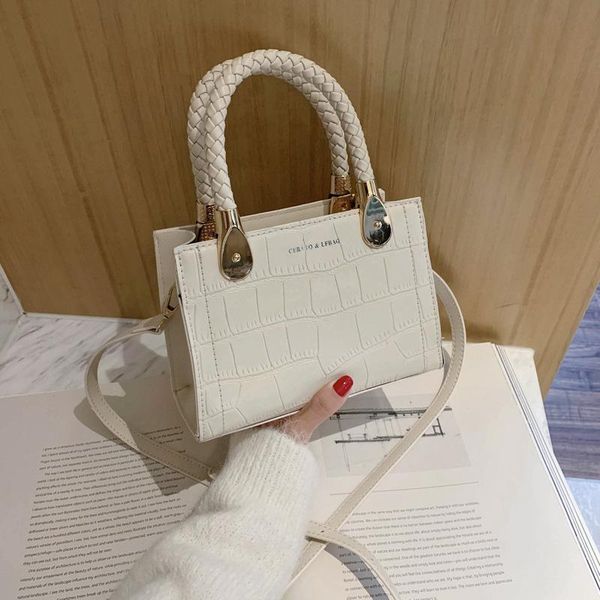 brand original design texture bag new fashionable hand-held messenger bag in fall / winter 2020
brand original design texture bag new fashionable hand-held messenger bag in fall / winter 2020