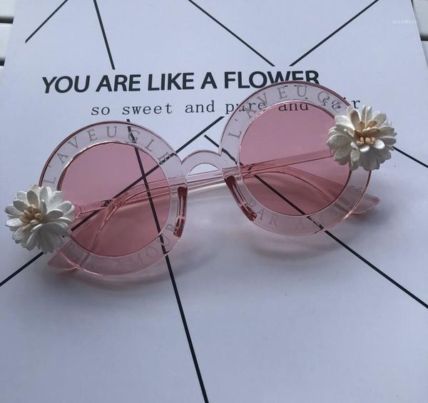 2020 pink round women sunglasses white flower design small eyewear letter beach beauty sun glasses handmade cute eyeglass uv4001, White;black
2020 pink round women sunglasses white flower design small eyewear letter beach beauty sun glasses handmade cute eyeglass uv4001, White;black