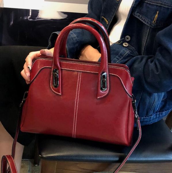 bag women 2020 new splicing leather women's bag shoulder bag fashion handbag, Black;red
bag women 2020 new splicing leather women's bag shoulder bag fashion handbag, Black;red