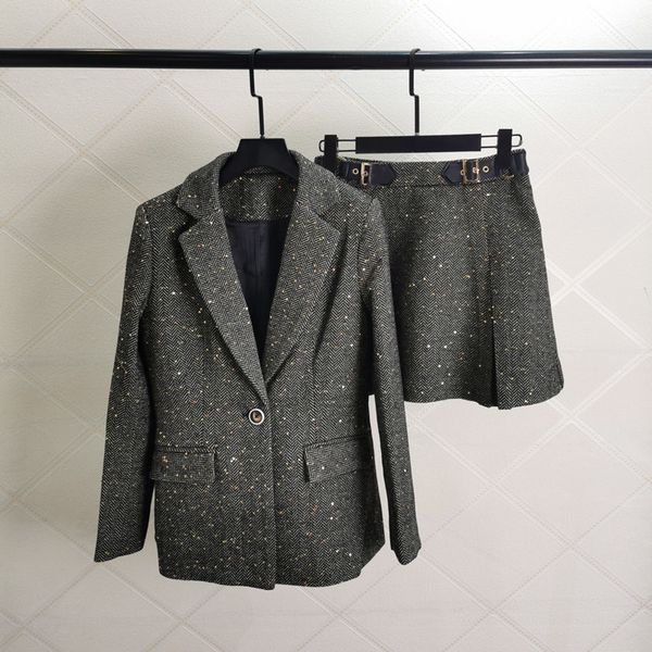 2020 autumn and winter new luxury design fashion coat short dress super classic temperament lady two-piece ing, White
2020 autumn and winter new luxury design fashion coat short dress super classic temperament lady two-piece ing, White