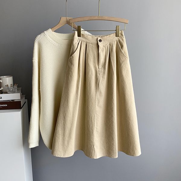 2021 new spring high waist pure color cotton corduroy women with pocket a-line long casual skirt jupe femme saia 88pb, Black
2021 new spring high waist pure color cotton corduroy women with pocket a-line long casual skirt jupe femme saia 88pb, Black