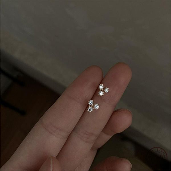 stud 925 sterling silver korean version 14k gold earrings for women pavé zircon triangle fashion classic student jewelry, Golden;silver
stud 925 sterling silver korean version 14k gold earrings for women pavé zircon triangle fashion classic student jewelry, Golden;silver