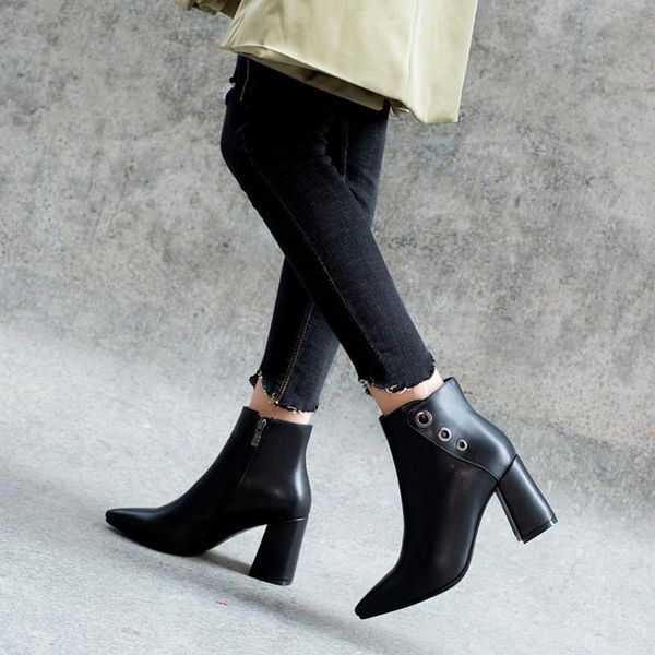 ymechic 2020 elegant office autumn winter ladies shoes black block high heels womens ankle riding boots female plus size bootie
ymechic 2020 elegant office autumn winter ladies shoes black block high heels womens ankle riding boots female plus size bootie