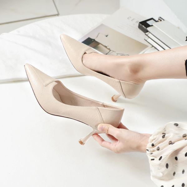 french girl's high-heeled women's summer 2020 new slim heel pointed small fresh soft leather shoes without grinding feet
french girl's high-heeled women's summer 2020 new slim heel pointed small fresh soft leather shoes without grinding feet
