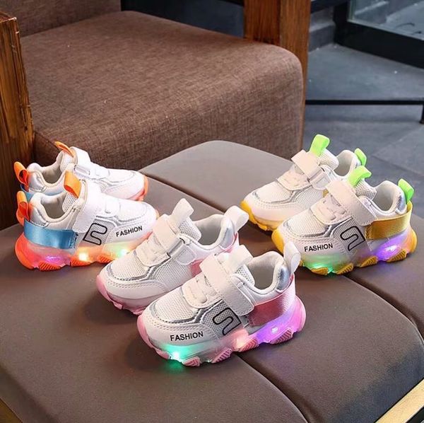 2020 children led light shoes baby girls boys letter mesh sport run sneakers shoes with luminous sole baby light up shoes c12293 1007, Black;red
2020 children led light shoes baby girls boys letter mesh sport run sneakers shoes with luminous sole baby light up shoes c12293 1007, Black;red