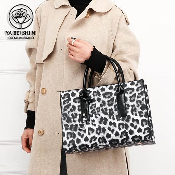 shoulder bags 2021 women messenger luxury handbags designer casual tote feminine handle bag retro
shoulder bags 2021 women messenger luxury handbags designer casual tote feminine handle bag retro