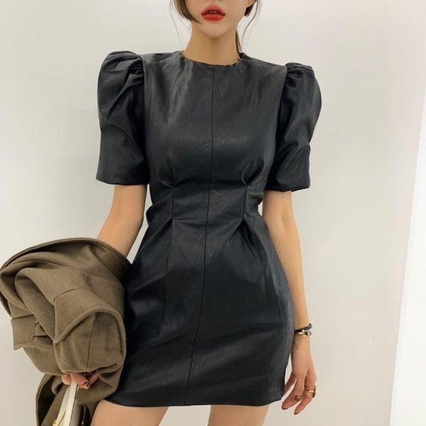 2021 spring pu leather women dresses puff sleeve slim waist bodycon dress female solid office lady faux leather vestidos, Black;gray
2021 spring pu leather women dresses puff sleeve slim waist bodycon dress female solid office lady faux leather vestidos, Black;gray