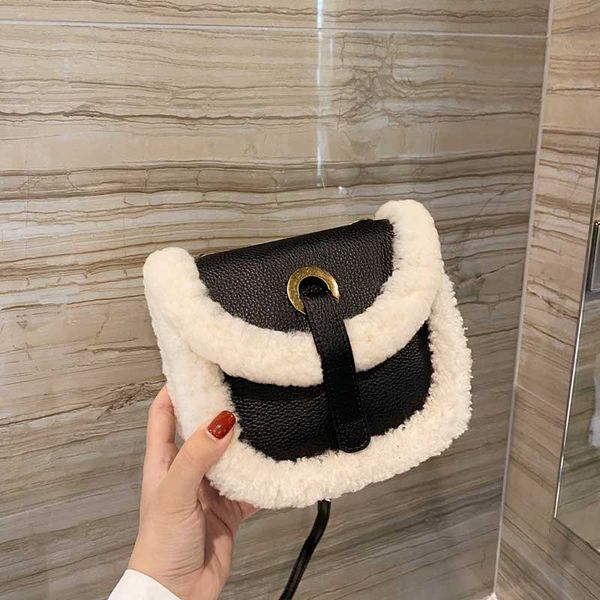 2021 designer coin purse handbag lamb hair saddle bag classic all-match messenger bag shoulder bag coin purse high quality
2021 designer coin purse handbag lamb hair saddle bag classic all-match messenger bag shoulder bag coin purse high quality